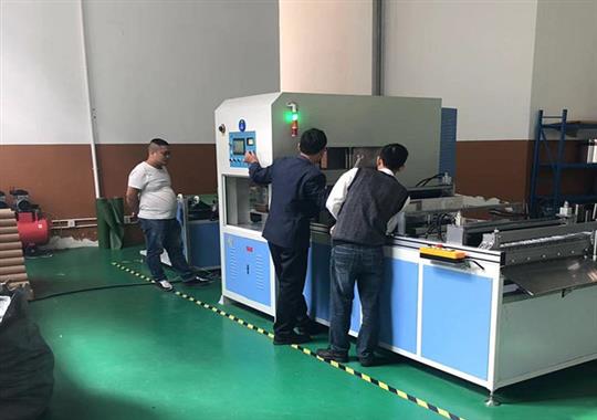 江蘇美之電廠家殺出一匹黑馬,全自動(dòng)石墨烯封套熱合機(jī)它來了！